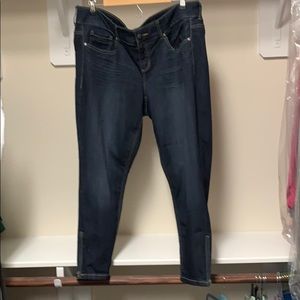 Torrid-Denim Capri-zippier ankle
